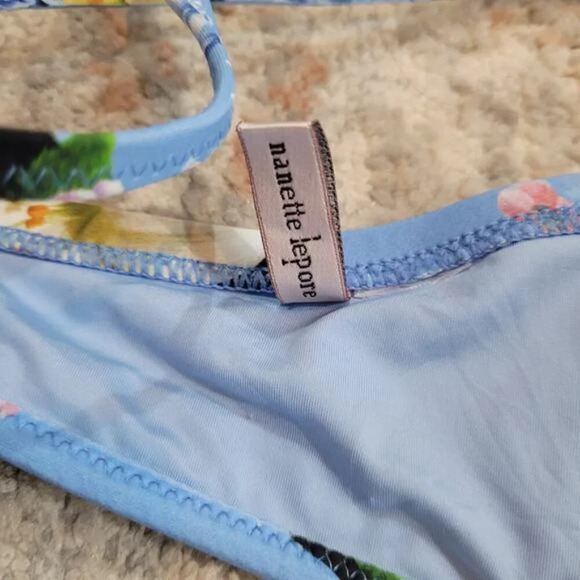 Nanette Lepore Women's Standard Crossback Underwire Bikini Swimsuit Top - Medium - Picture 5 of 7